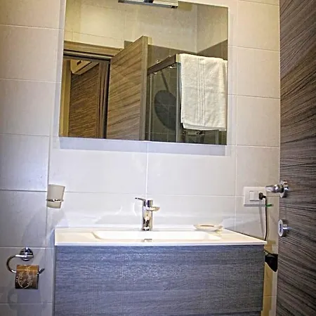 Oda ve Kahvaltı Viabrin 32 4*
