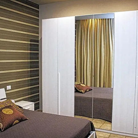 Viabrin 32 לינה וארוחת בוקר 4*